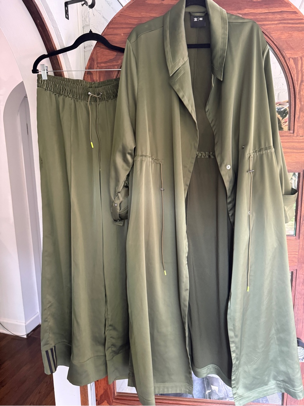 Adidas X Ivy Park collab satin trench jacket/ wide leg pant M/L - Picture 2 of 7